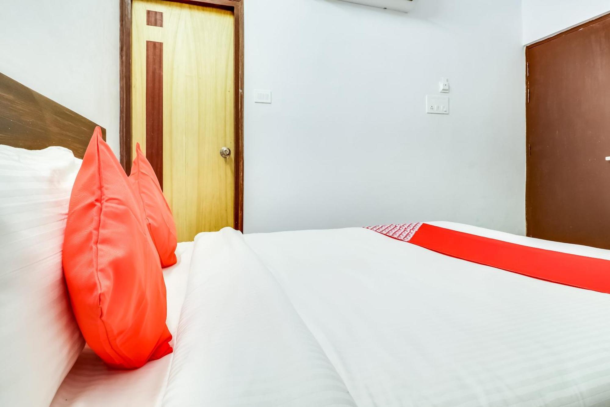 Hotel O The Velvet Chinhat Tiraha 외부 사진
