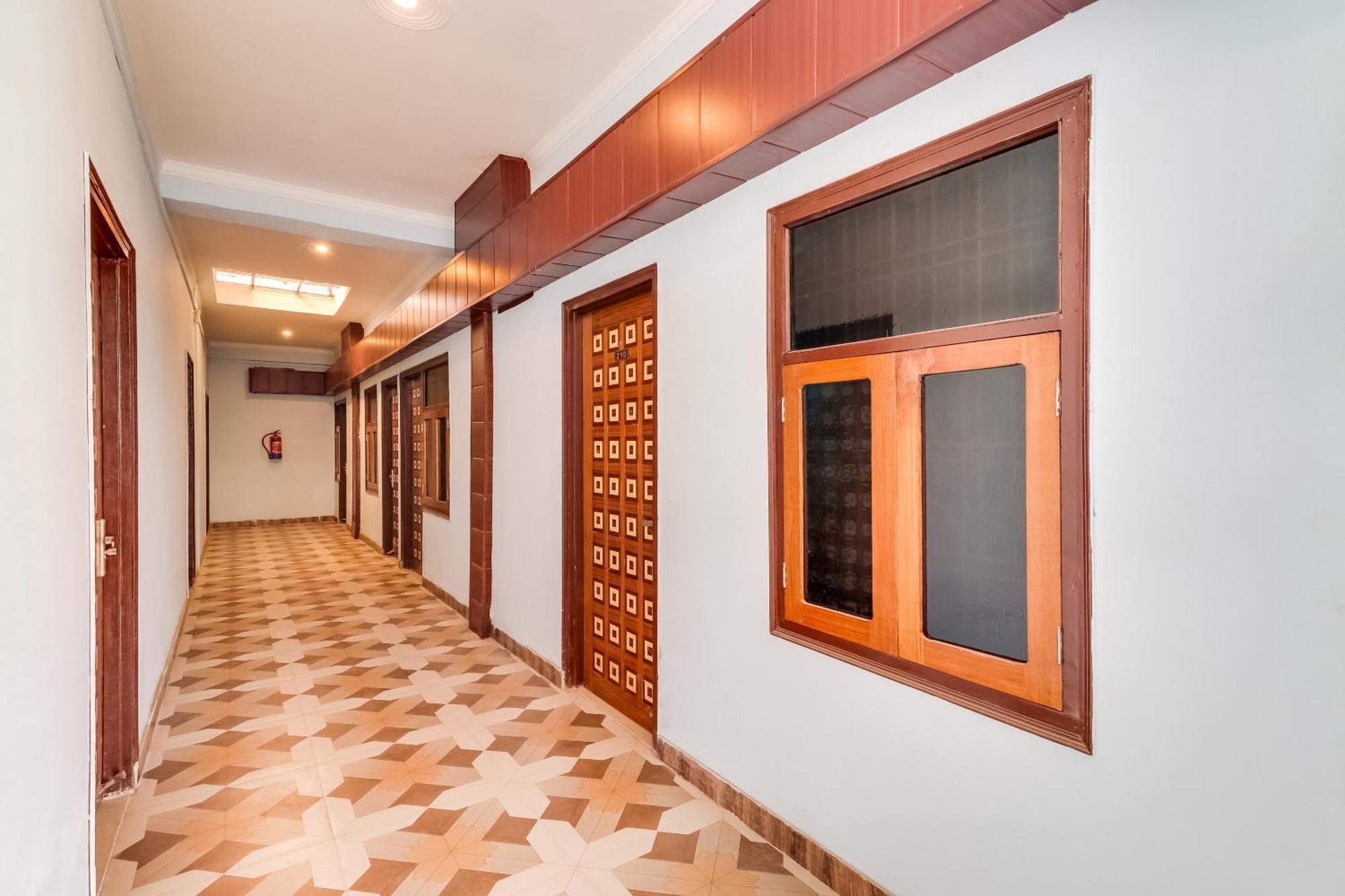Hotel O The Velvet Chinhat Tiraha 외부 사진
