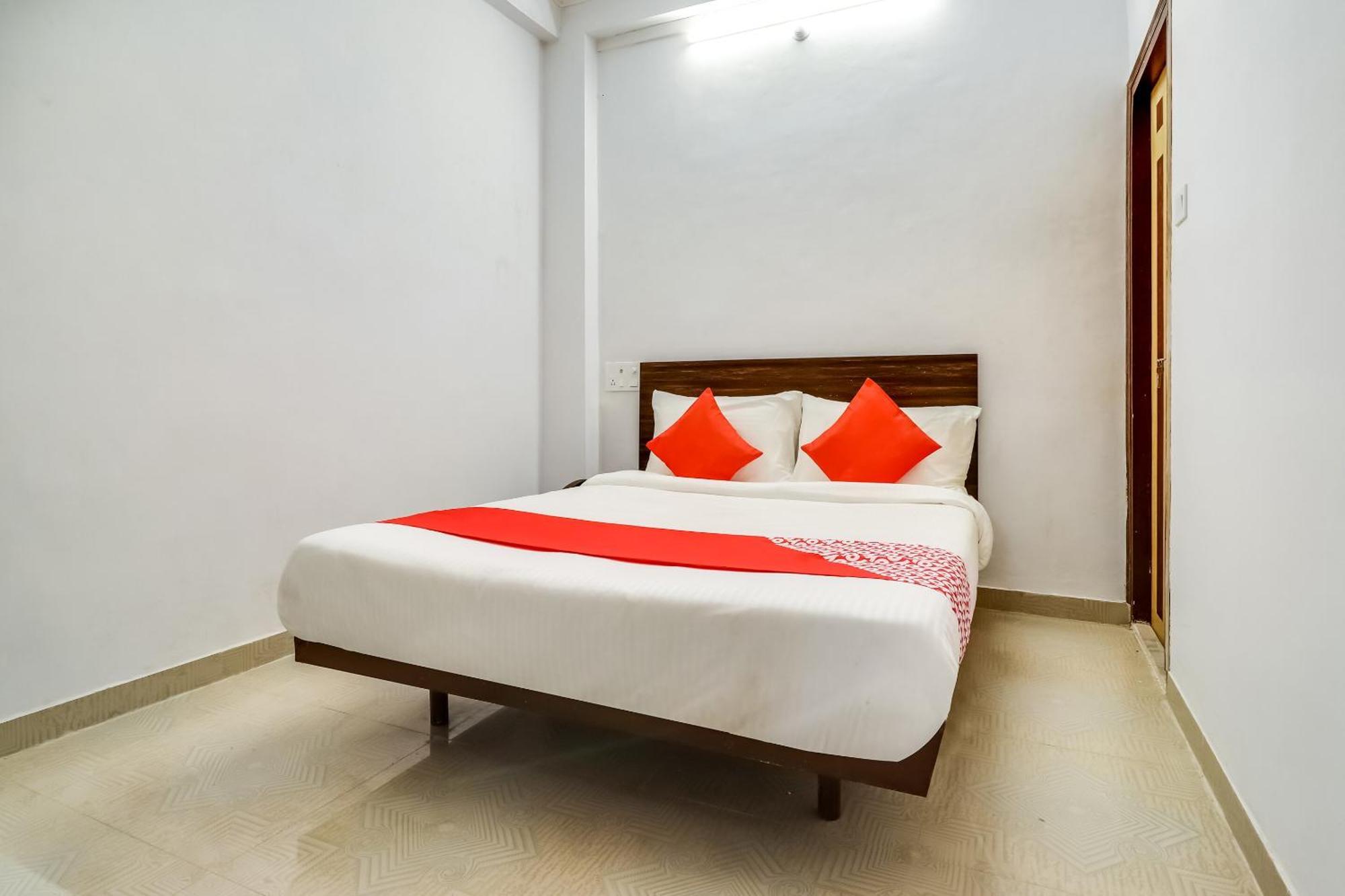 Hotel O The Velvet Chinhat Tiraha 외부 사진